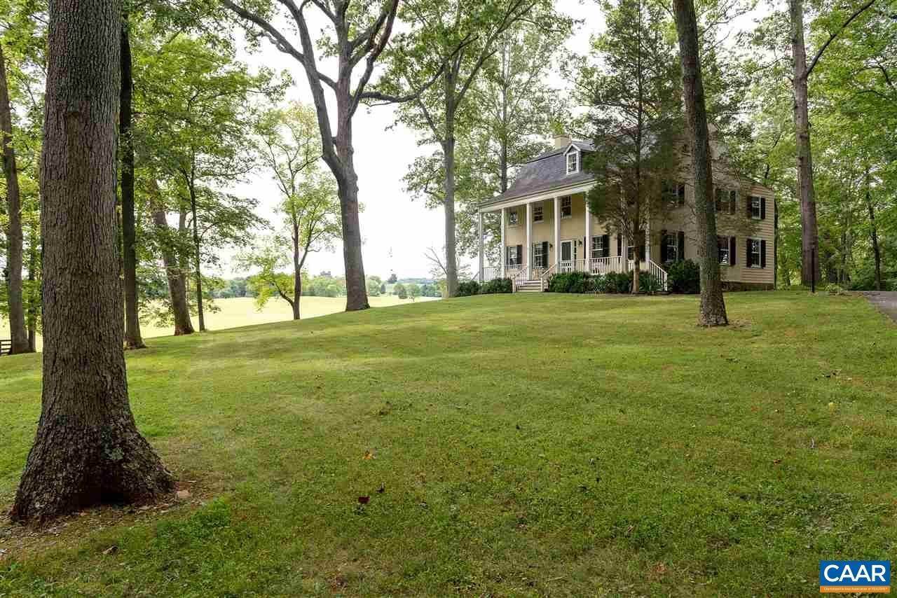 36. Single Family Homes for Sale at 7500 IRONWOOD Lane Warrenton, Virginia 20186 United States