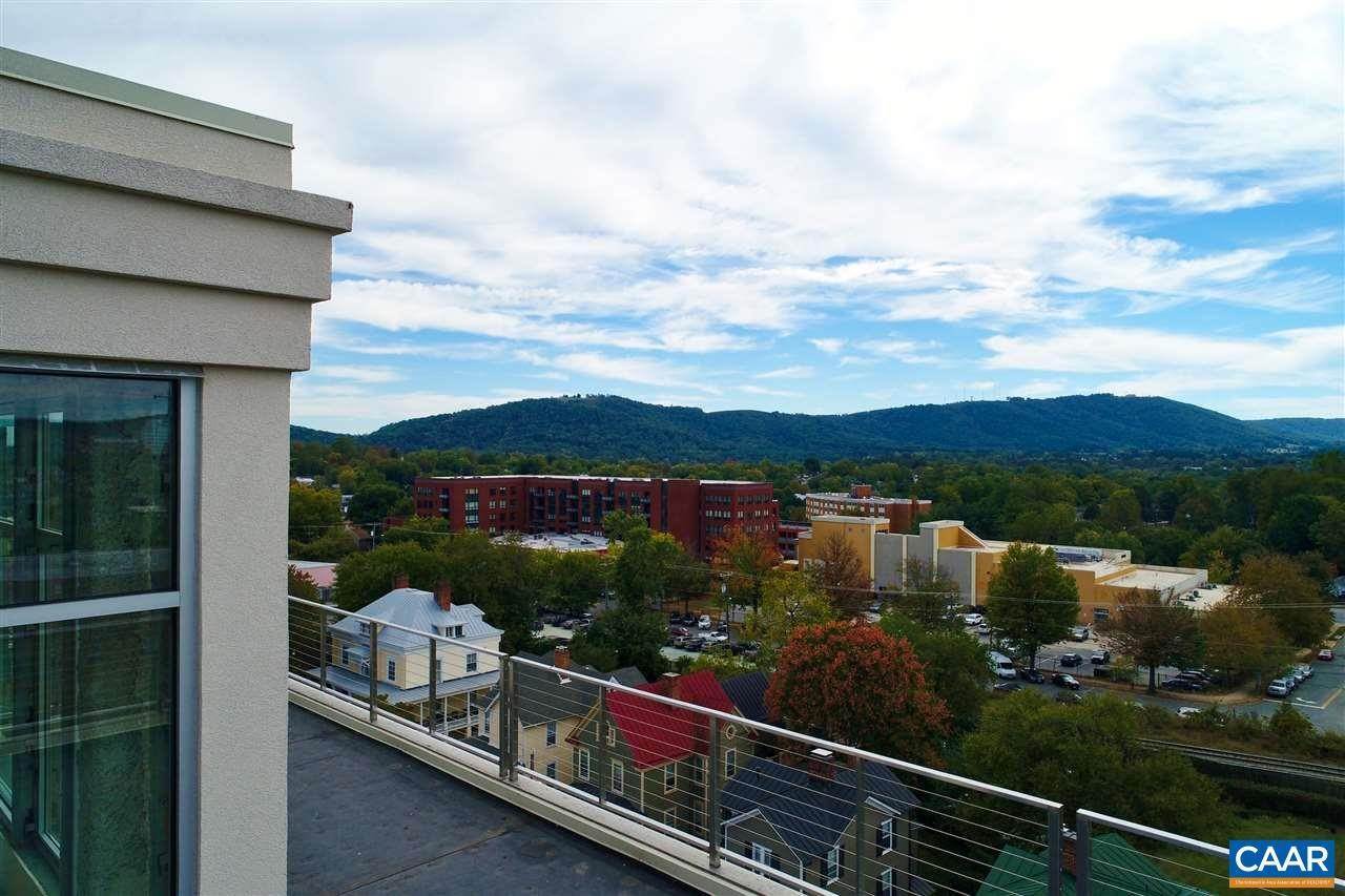 19. Condominiums for Sale at 218 WATER ST #802 Charlottesville, Virginia 22902 United States