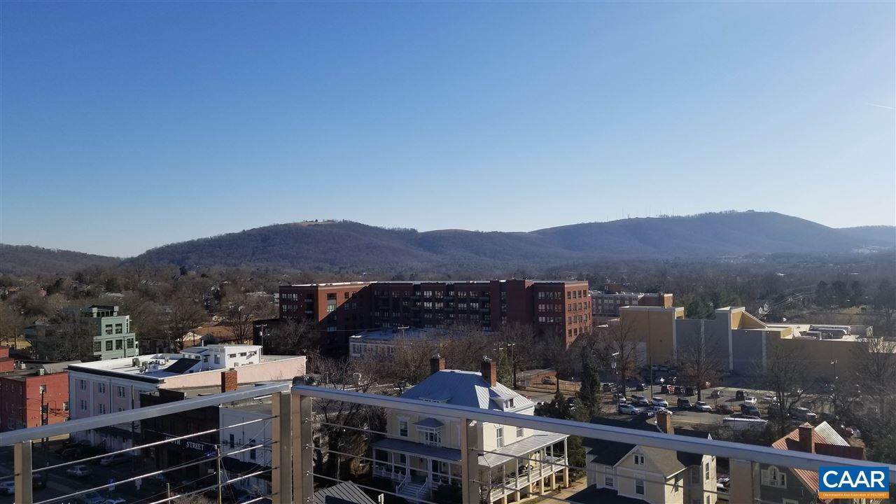 8. Condominiums for Sale at 218 WATER ST #801 Charlottesville, Virginia 22902 United States