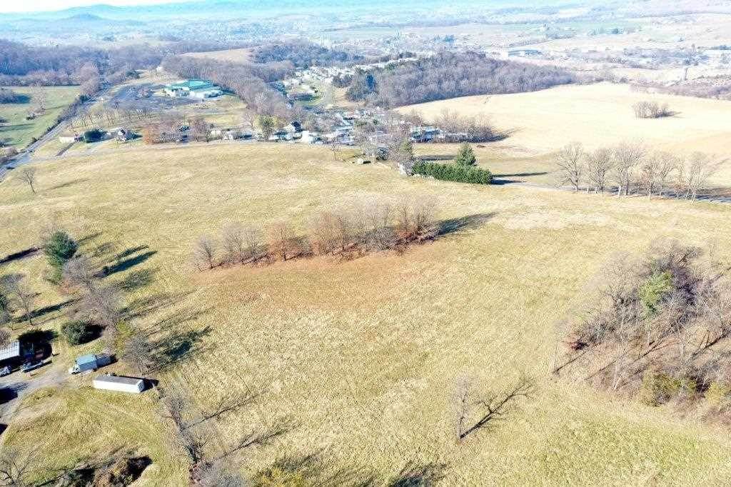 40. Single Family Homes for Sale at 150 MOSBY Road Harrisonburg, Virginia 22801 United States