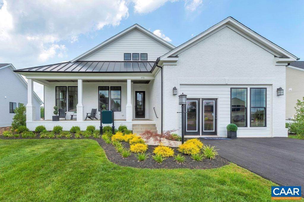Single Family Homes 为 销售 在 970 BEAR ISLAND PKWY Zion Crossroads, 弗吉尼亚州 22942 美国