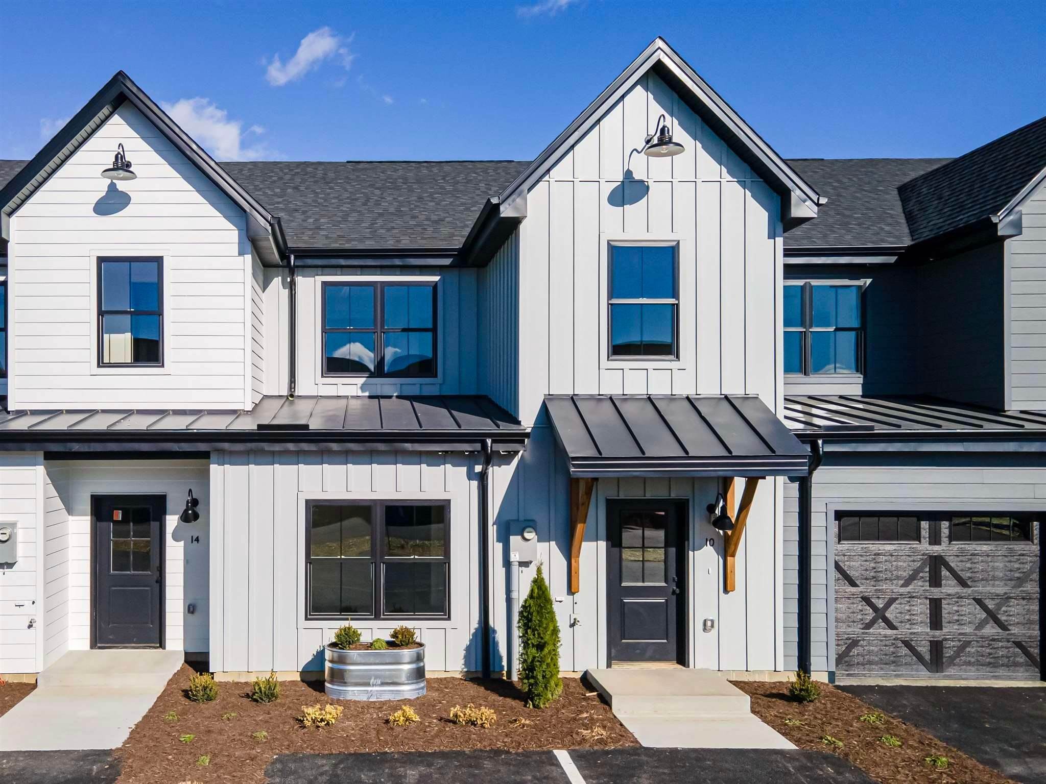 Single Family Homes 为 销售 在 14 PASTURE Drive Bridgewater, 弗吉尼亚州 22812 美国
