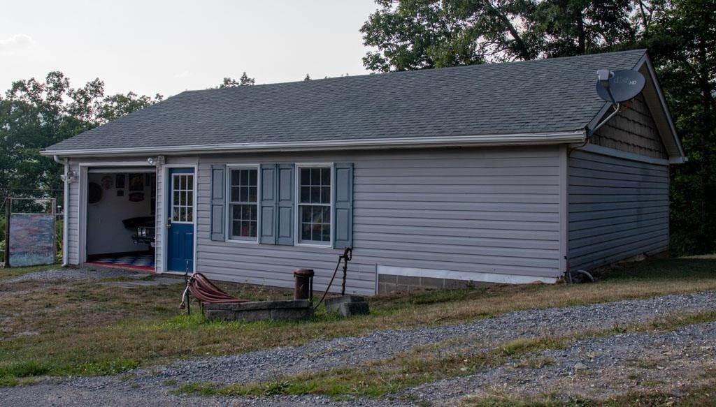 20. Single Family Homes for Sale at 154 RIP RAP Road Waynesboro, Virginia 22980 United States