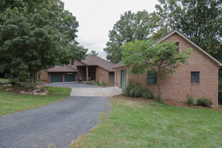 8. Single Family Homes for Sale at 532 CRESTOVER Drive Broadway, Virginia 22815 United States