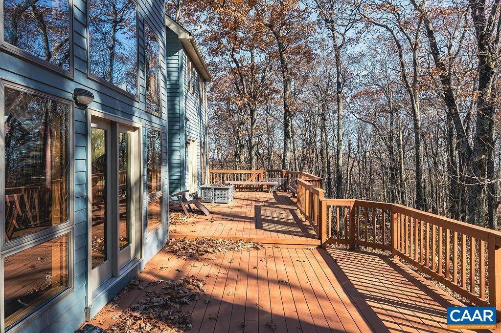 6. Single Family Homes for Sale at 115 FAIRWAY OAKS Lane Wintergreen, Virginia 22967 United States