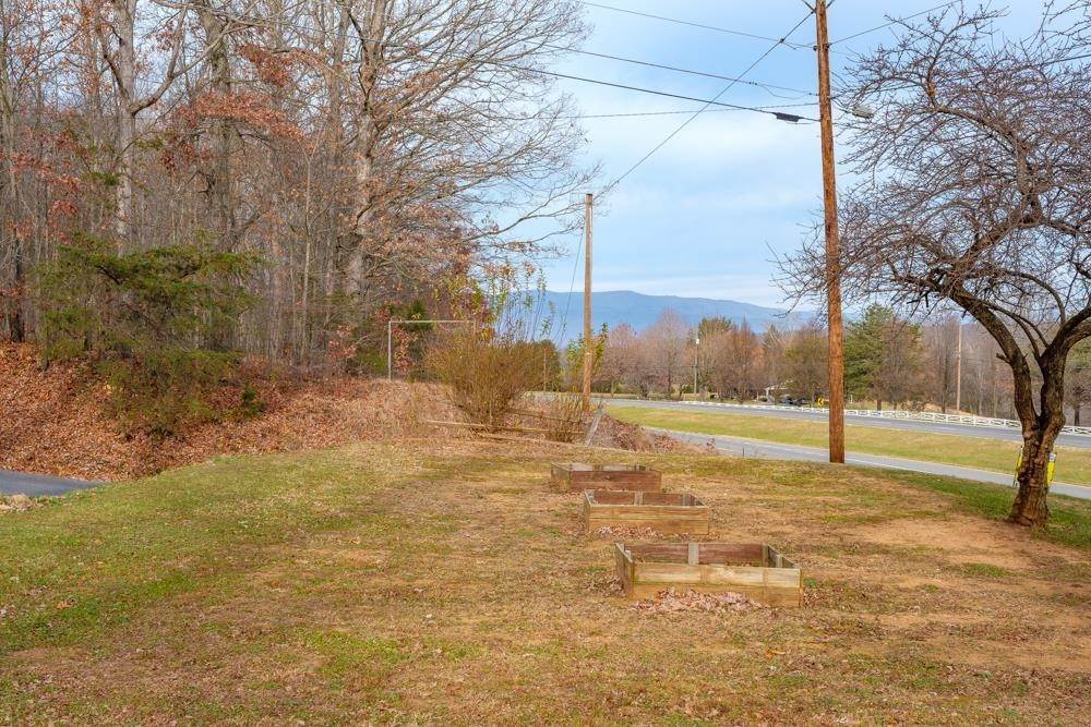 28. Single Family Homes for Sale at 21 CAMPGROUND Lane Elkton, Virginia 22827 United States