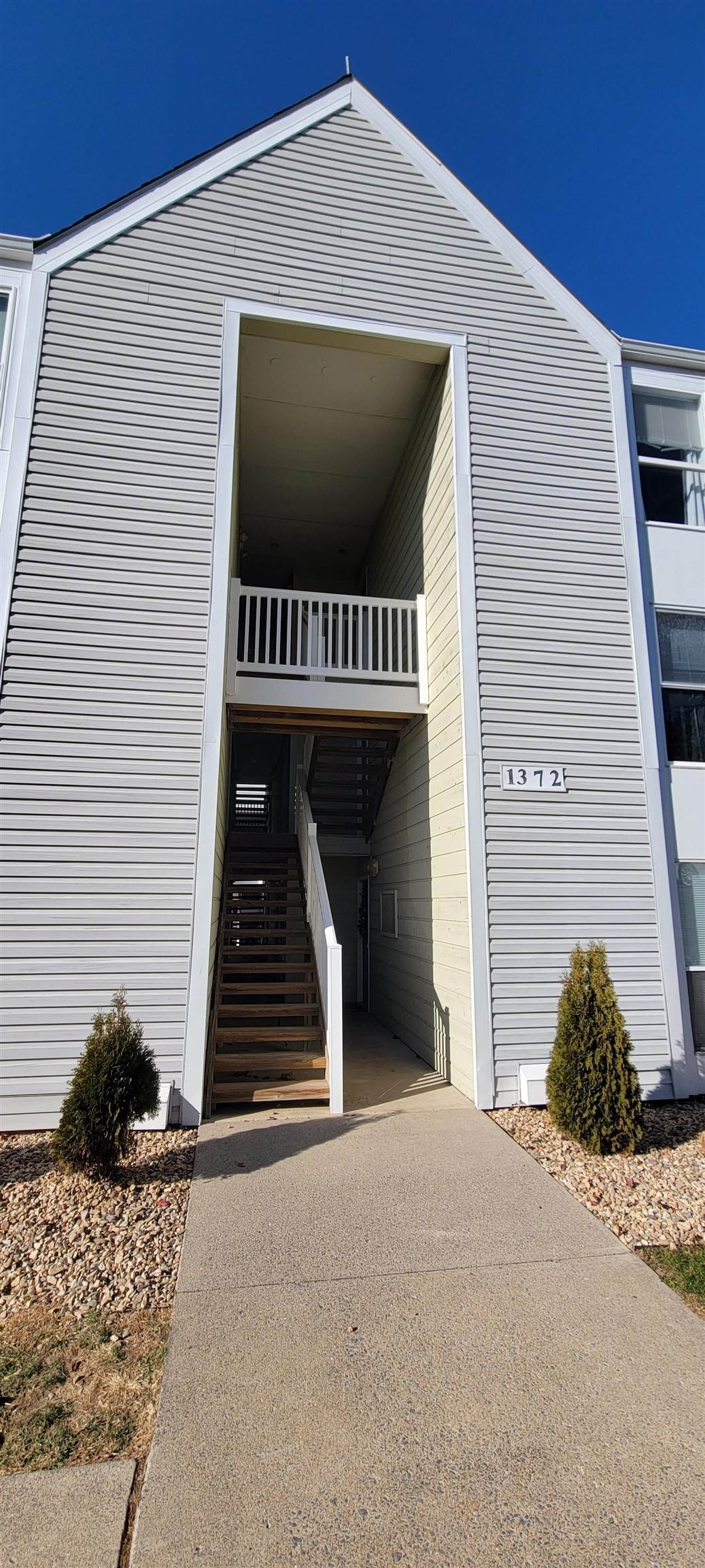7. Condominiums for Sale at 1372 HUNTERS RD #E Harrisonburg, Virginia 22801 United States