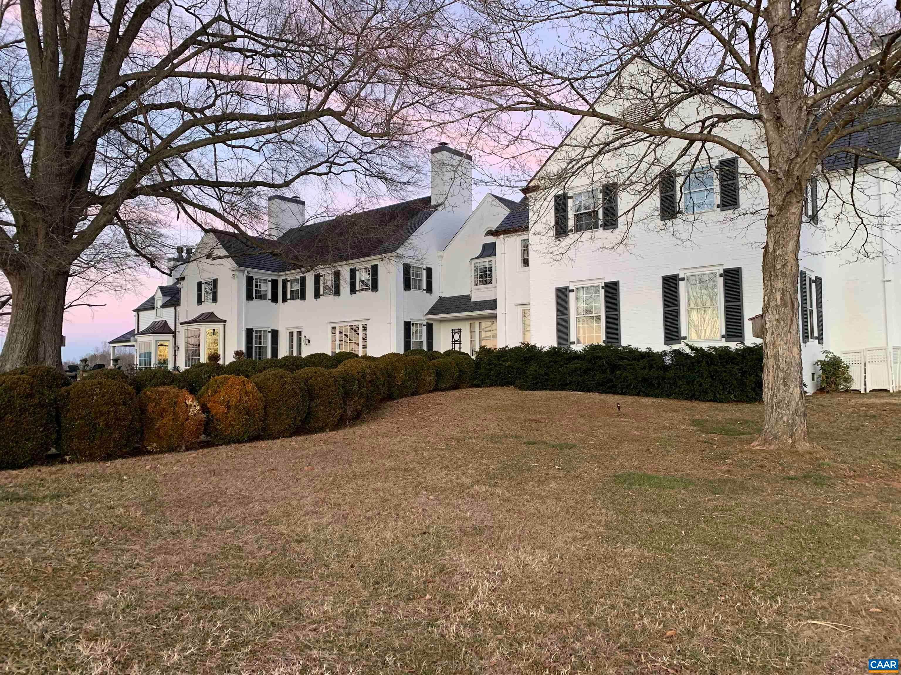 Single Family Homes 为 销售 在 2720 EARLYSVILLE Road Earlysville, 弗吉尼亚州 22936 美国