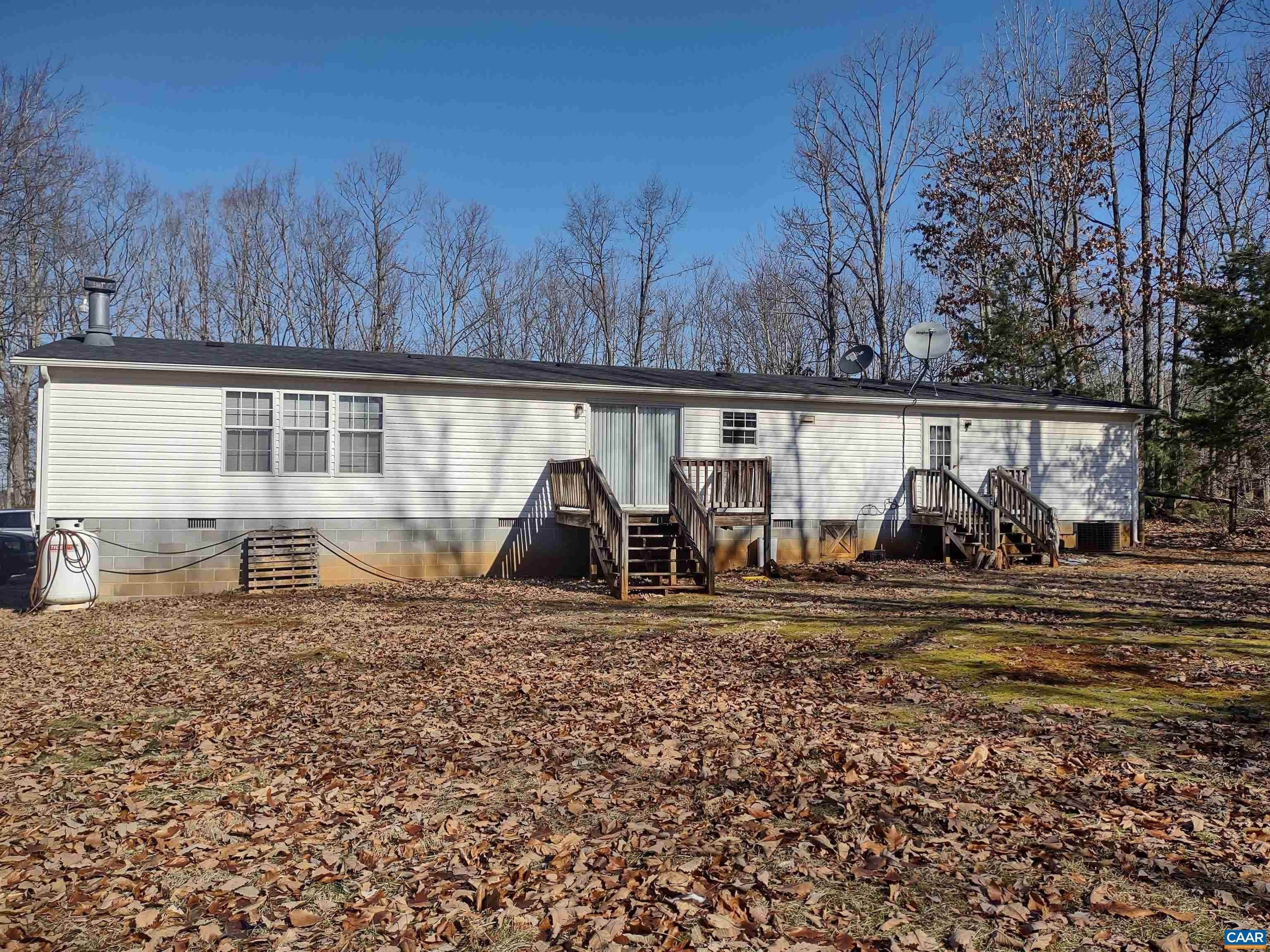 2. Single Family Homes for Sale at 690 GLENMORE Road Howardsville, Virginia 24562 United States