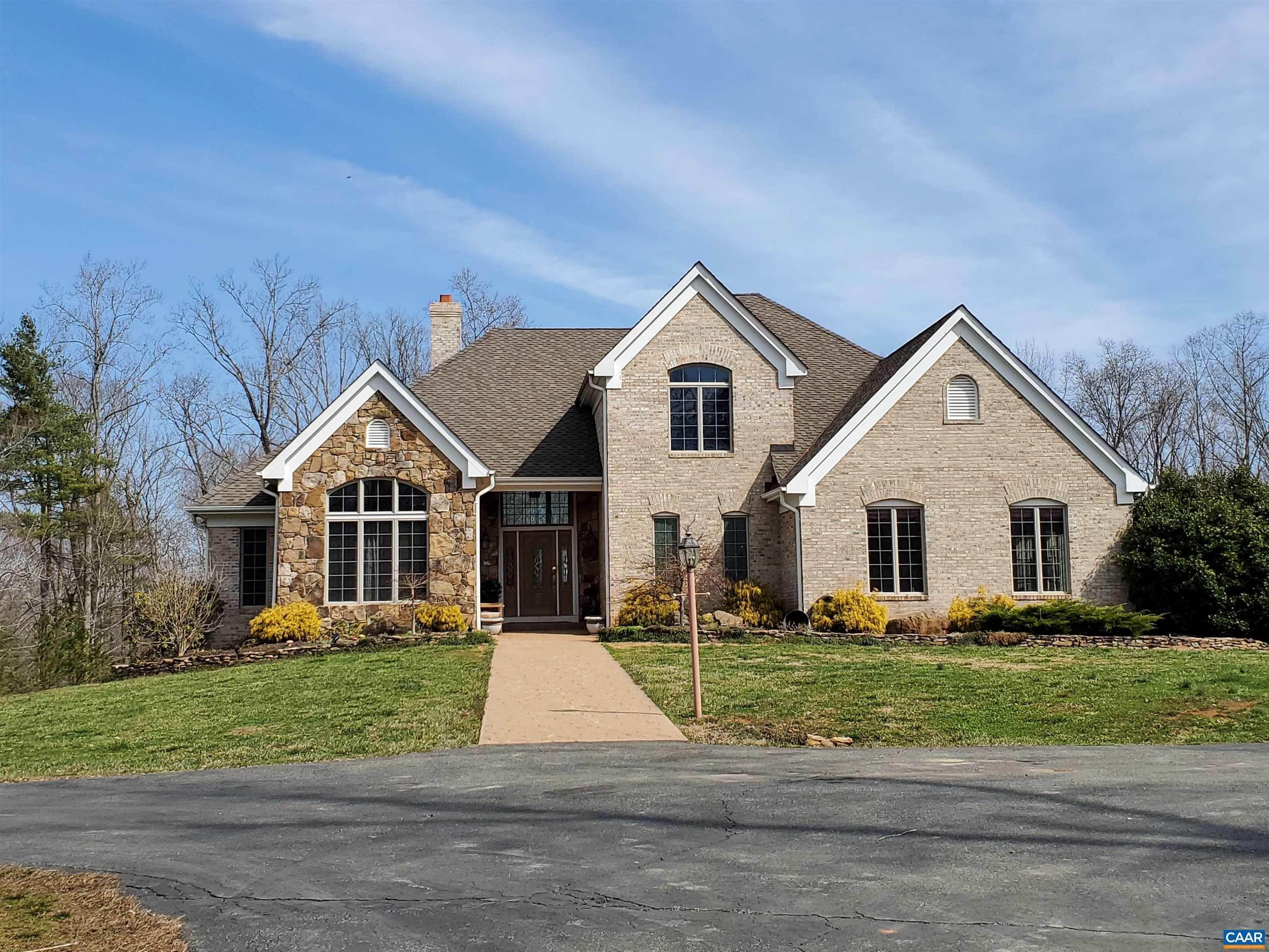 Single Family Homes 为 销售 在 4995 MORIAH WAY 凯瑟克, 弗吉尼亚州 22947 美国