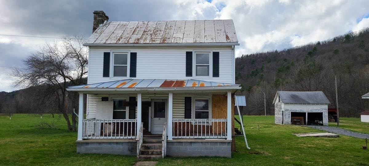 Single Family Homes por un Venta en 14900 HIGHLAND TPKE Head Waters, Virginia 24442 Estados Unidos