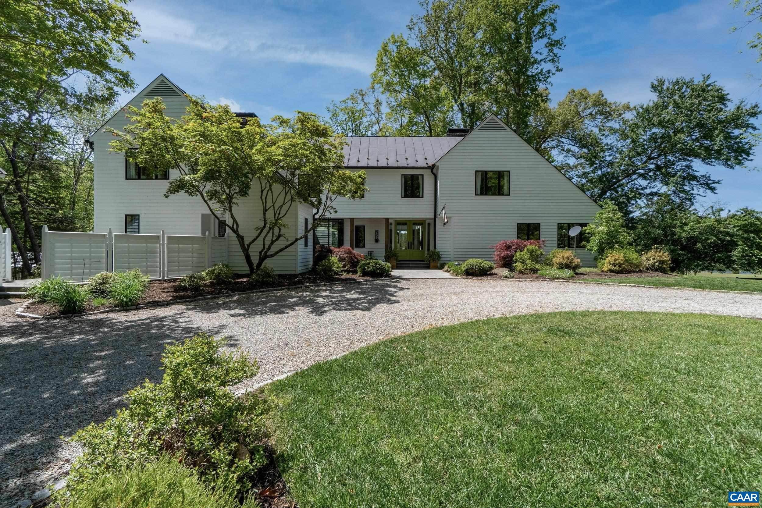 Single Family Homes 为 销售 在 3655 ANDERSON HWY Powhatan, 弗吉尼亚州 23139 美国