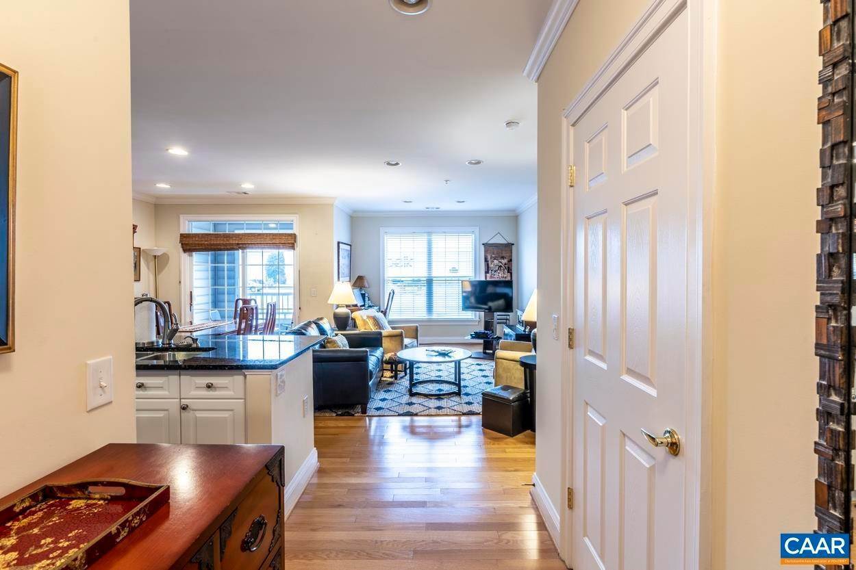 3. Condominiums for Sale at 1051 GLENWOOD STATION LN #104 Charlottesville, Virginia 22901 United States