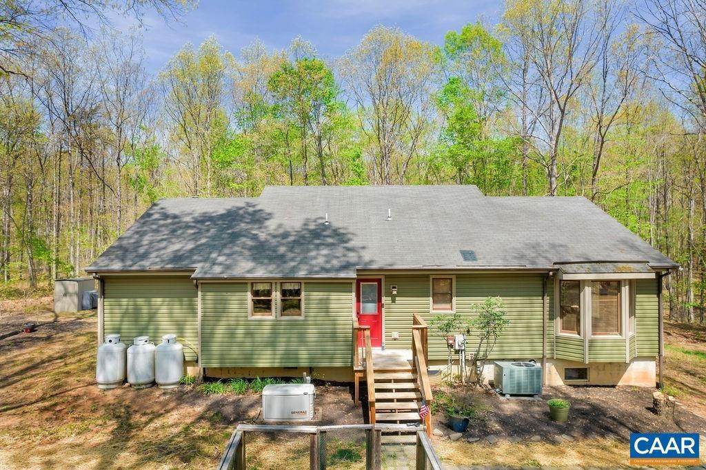 28. Single Family Homes for Sale at 1558 BRIERY CREEK Road Scottsville, Virginia 24590 United States