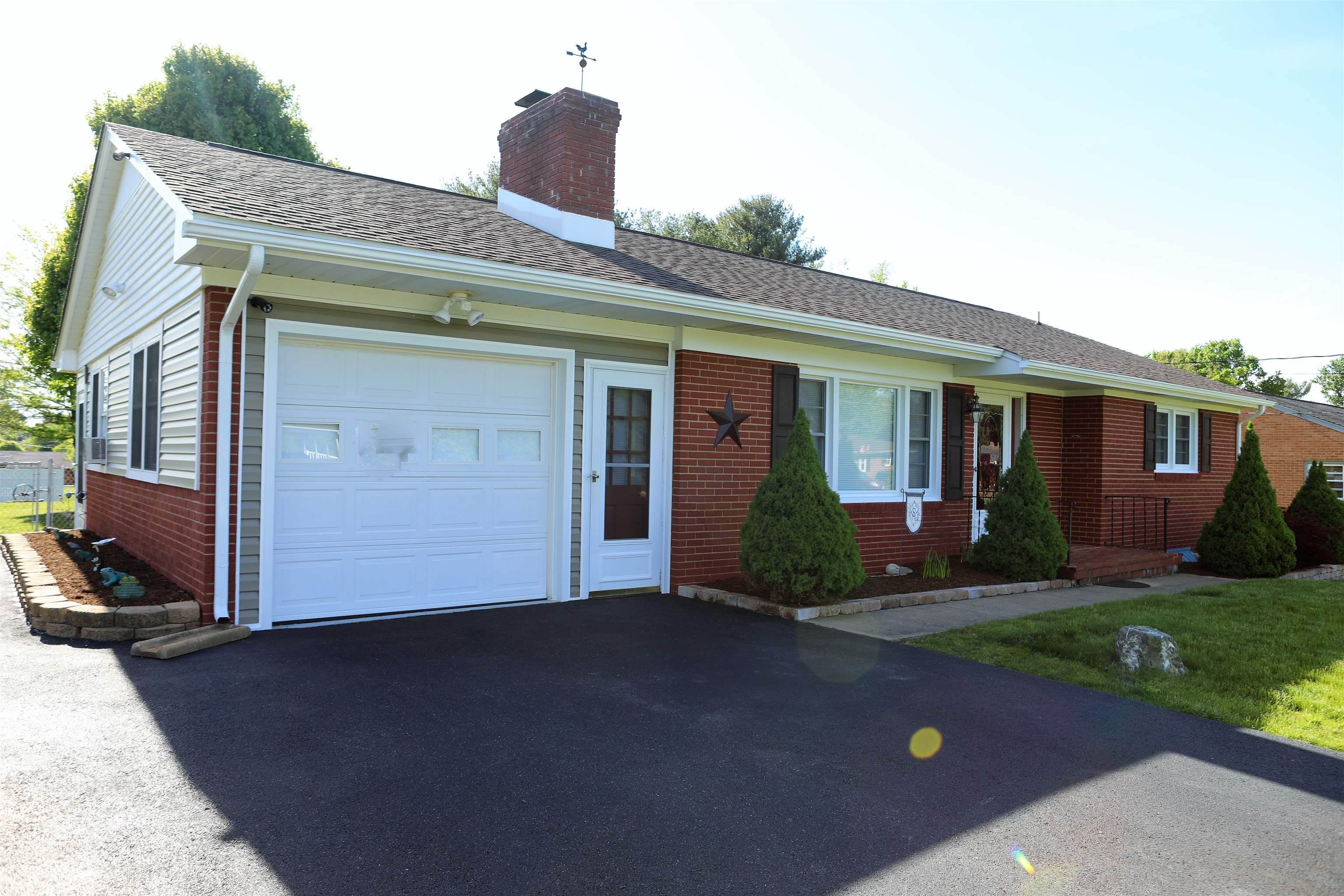 5. Single Family Homes for Sale at 63 VIRGINIA Avenue Stuarts Draft, Virginia 24477 United States