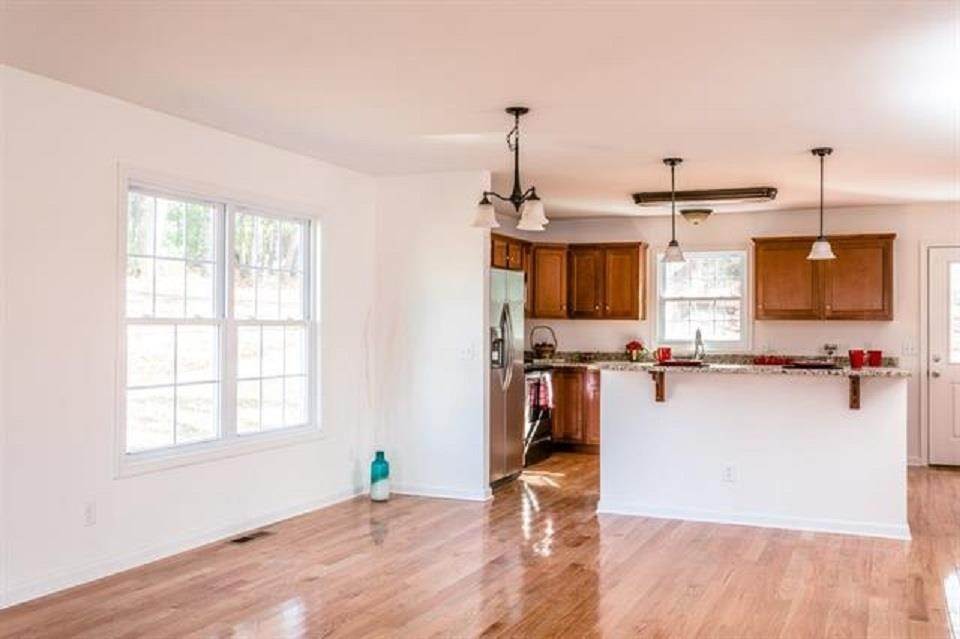 5. Single Family Homes for Sale at 211 BELL CREEK Drive Staunton, Virginia 24401 United States