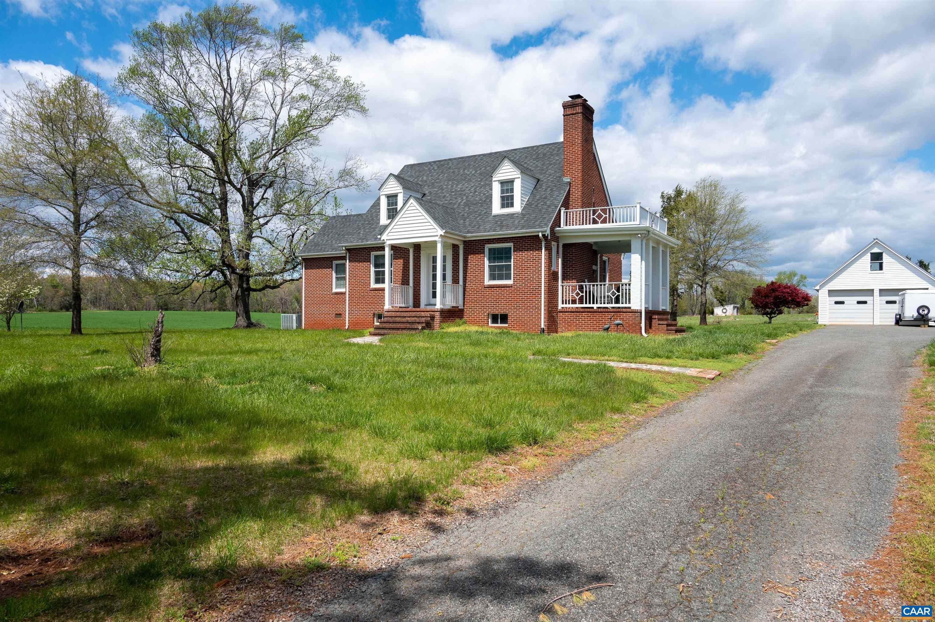 3. Single Family Homes for Sale at 646 IRISH Road Scottsville, Virginia 24590 United States