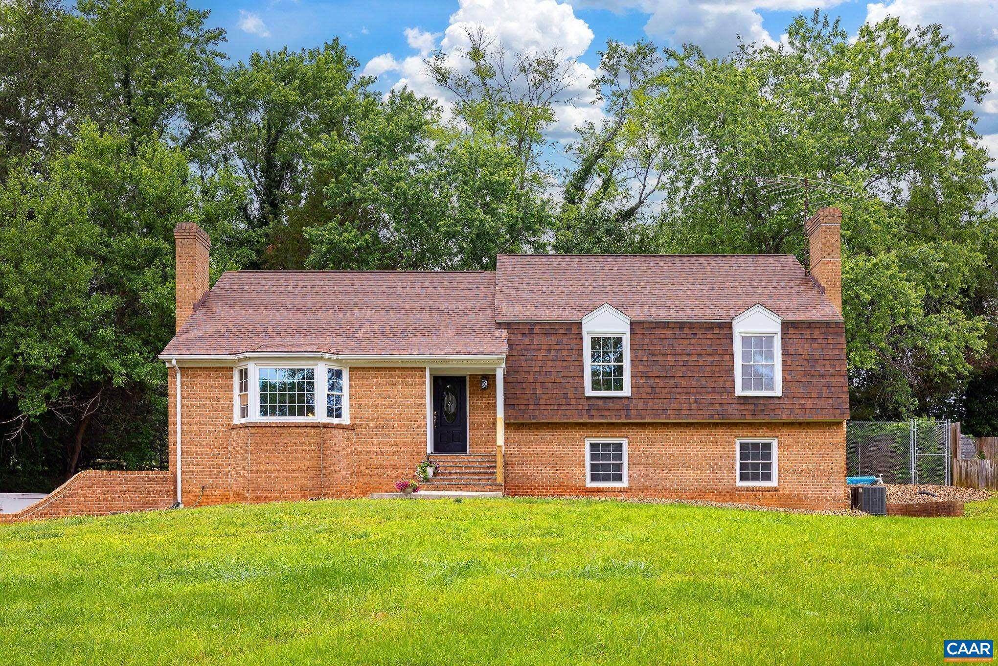 12. Single Family Homes for Sale at 310 DOVER Road Charlottesville, Virginia 22901 United States