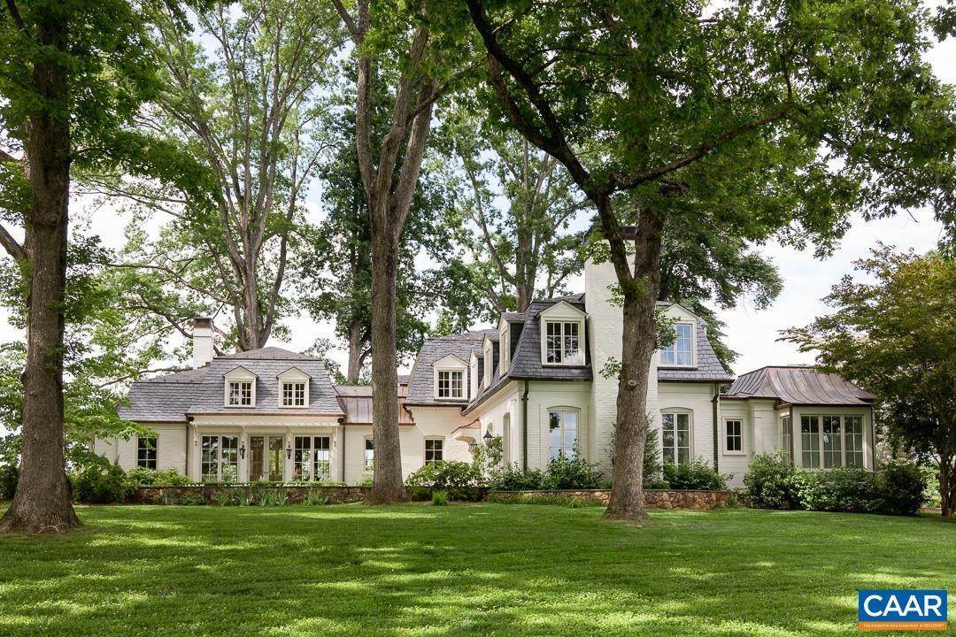 Single Family Homes 为 销售 在 1510 ECHO HILL FARM 夏洛茨维尔, 弗吉尼亚州 22901 美国
