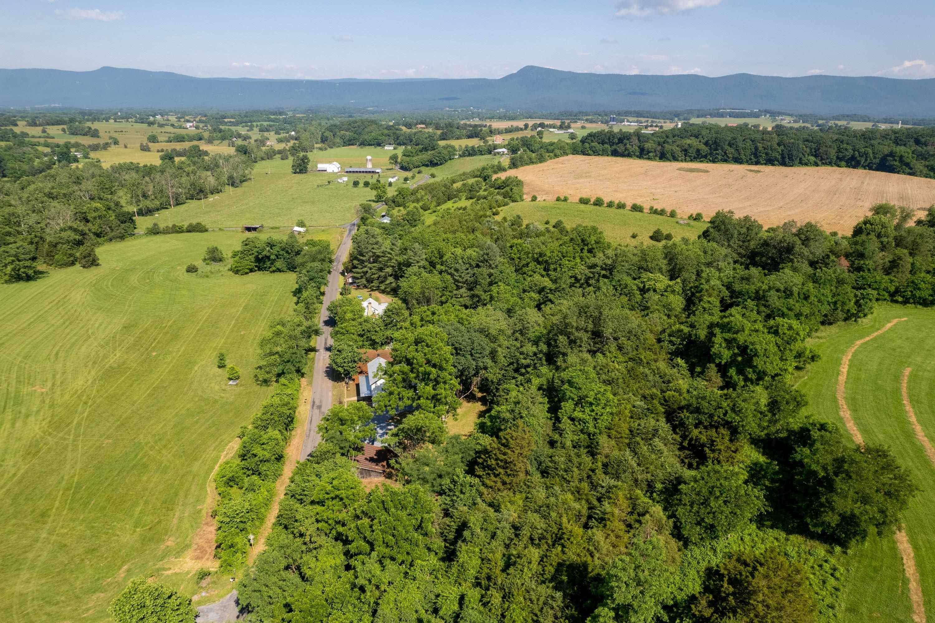 48. Single Family Homes for Sale at 2012 KIMBALL Road Luray, Virginia 22835 United States