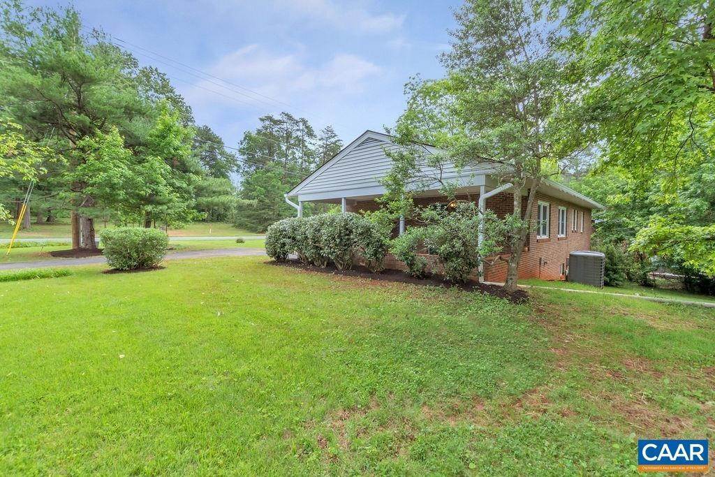 37. Single Family Homes for Sale at 3014 PROFFIT Road Charlottesville, Virginia 22901 United States