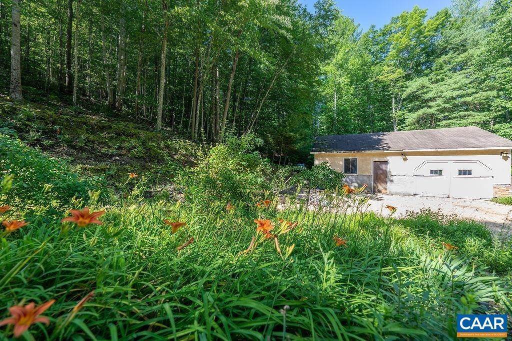37. Single Family Homes for Sale at 4805 FOX MOUNTAIN Road Crozet, Virginia 22932 United States