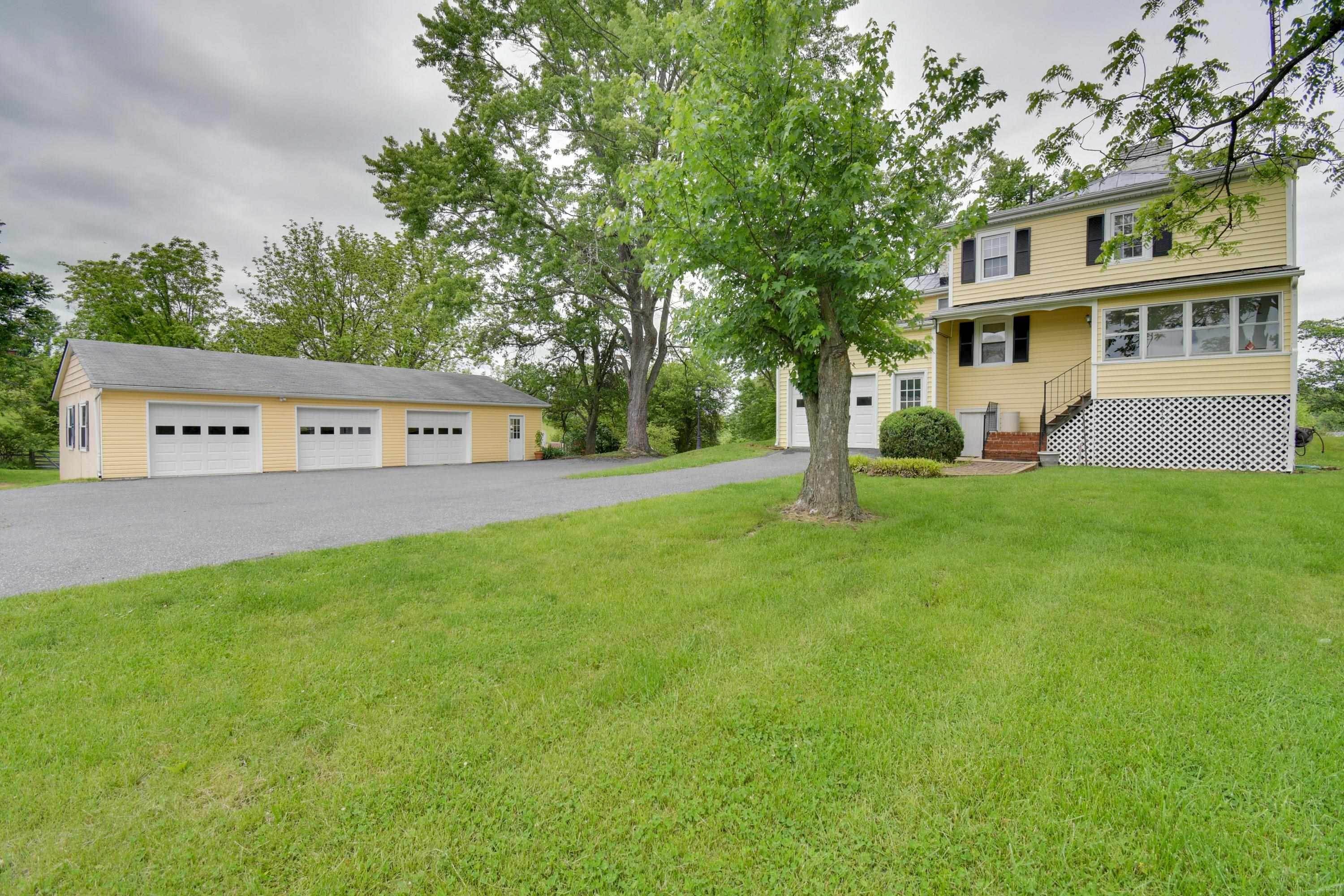 40. Single Family Homes for Sale at 58 HITE Lane Staunton, Virginia 24401 United States