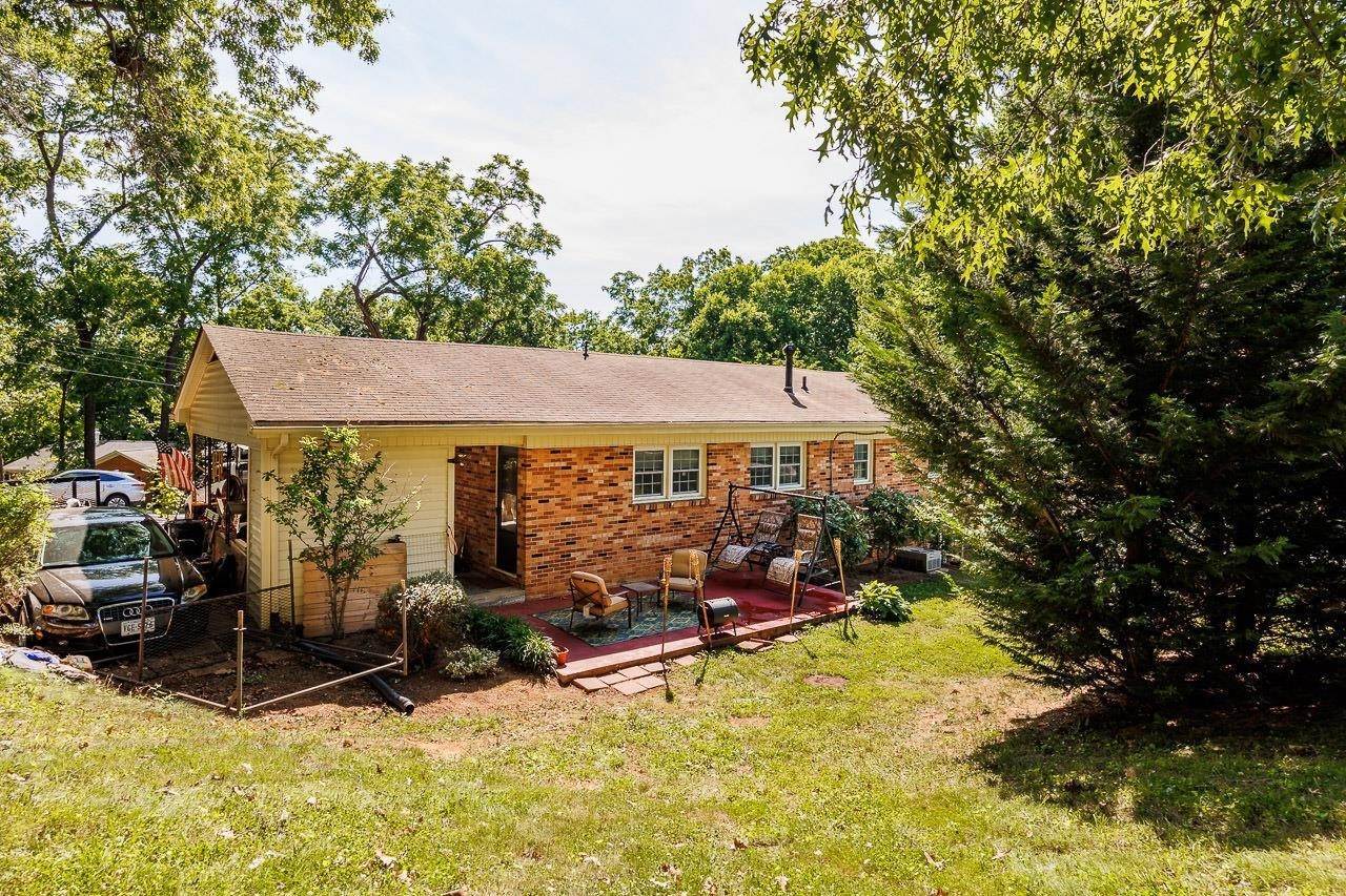 31. Single Family Homes for Sale at 1116 PRESTON Drive Staunton, Virginia 24401 United States