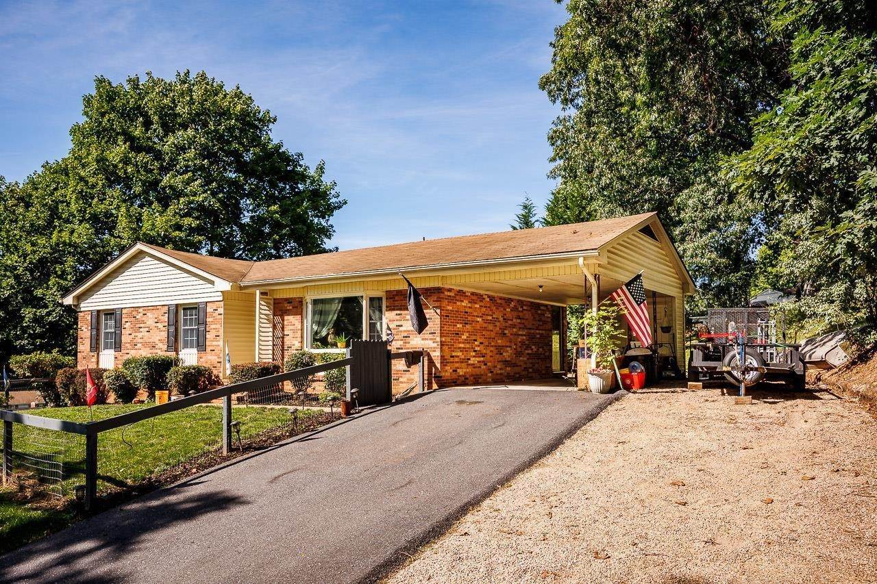 38. Single Family Homes for Sale at 1116 PRESTON Drive Staunton, Virginia 24401 United States