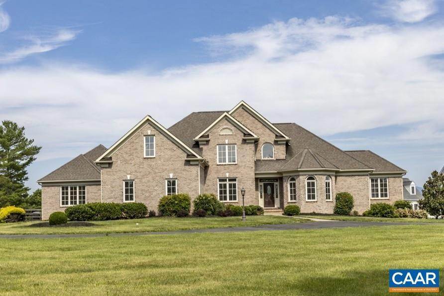 Single Family Homes 为 销售 在 540 SUNRISE Lane Earlysville, 弗吉尼亚州 22936 美国