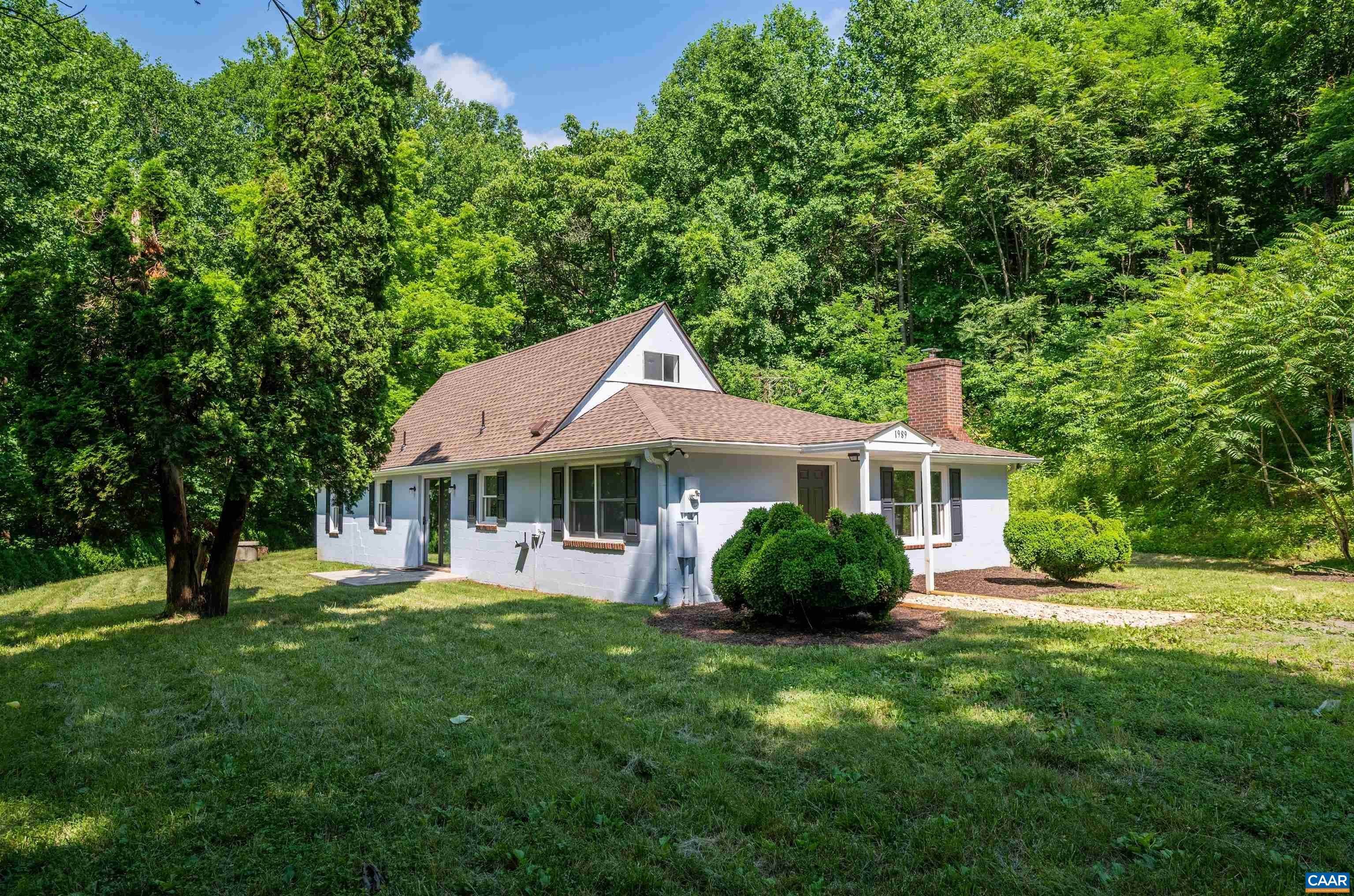 31. Single Family Homes for Sale at 1989 ARROWHEAD VALLEY Road Charlottesville, Virginia 22903 United States