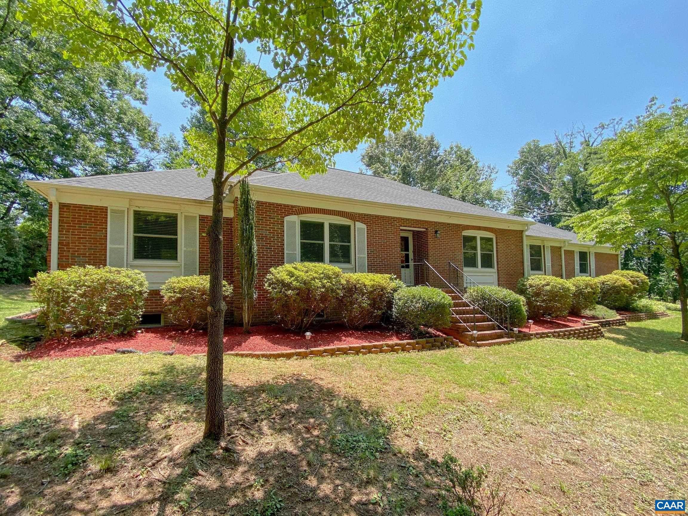2. Single Family Homes for Sale at 855 CHAPEL HILL Road Charlottesville, Virginia 22901 United States