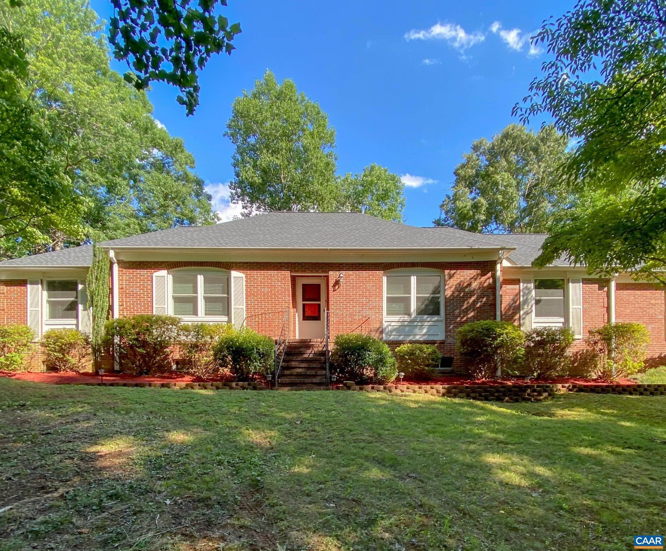 46. Single Family Homes for Sale at 855 CHAPEL HILL Road Charlottesville, Virginia 22901 United States