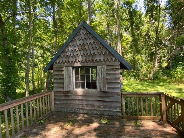 29. Single Family Homes for Sale at 5210 SAM SNEAD HWY Hot Springs, Virginia 24445 United States