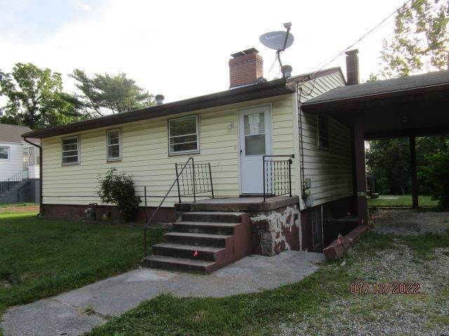 2. Single Family Homes for Sale at 825 ROSE Avenue Clifton Forge, Virginia 24422 United States