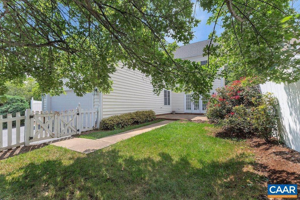 44. Single Family Homes for Sale at 3161 TURNBERRY Circle Charlottesville, Virginia 22911 United States