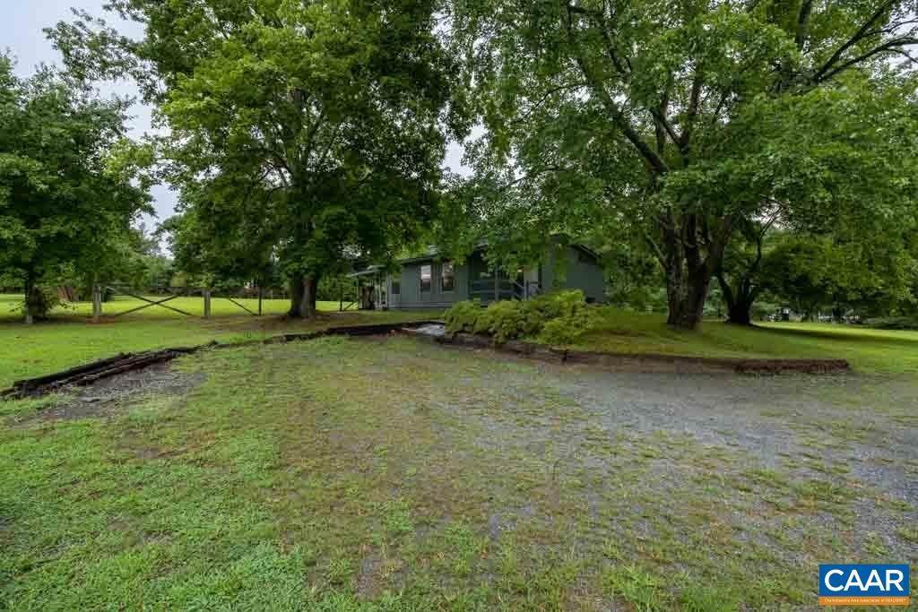 24. Single Family Homes for Sale at 528 MATTHEWS MILL Road Ruckersville, Virginia 22968 United States