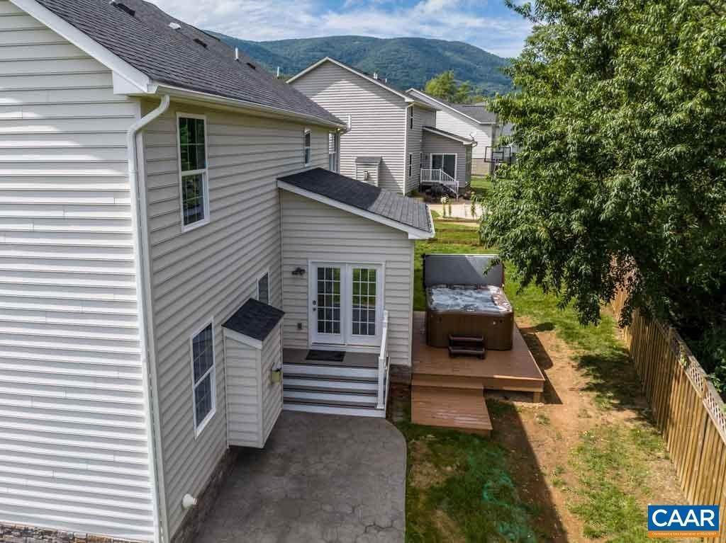 46. Single Family Homes for Sale at 2210 KENDALL Court Crozet, Virginia 22932 United States