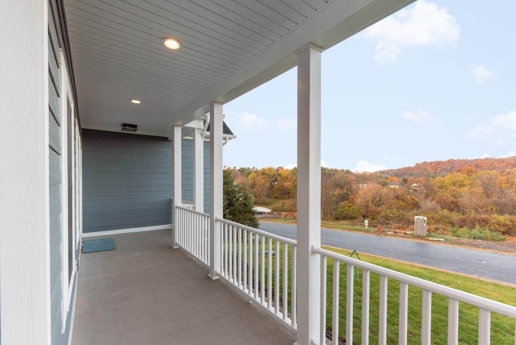 7. Single Family Homes for Sale at 125 FAIRFIELD Drive Staunton, Virginia 24401 United States