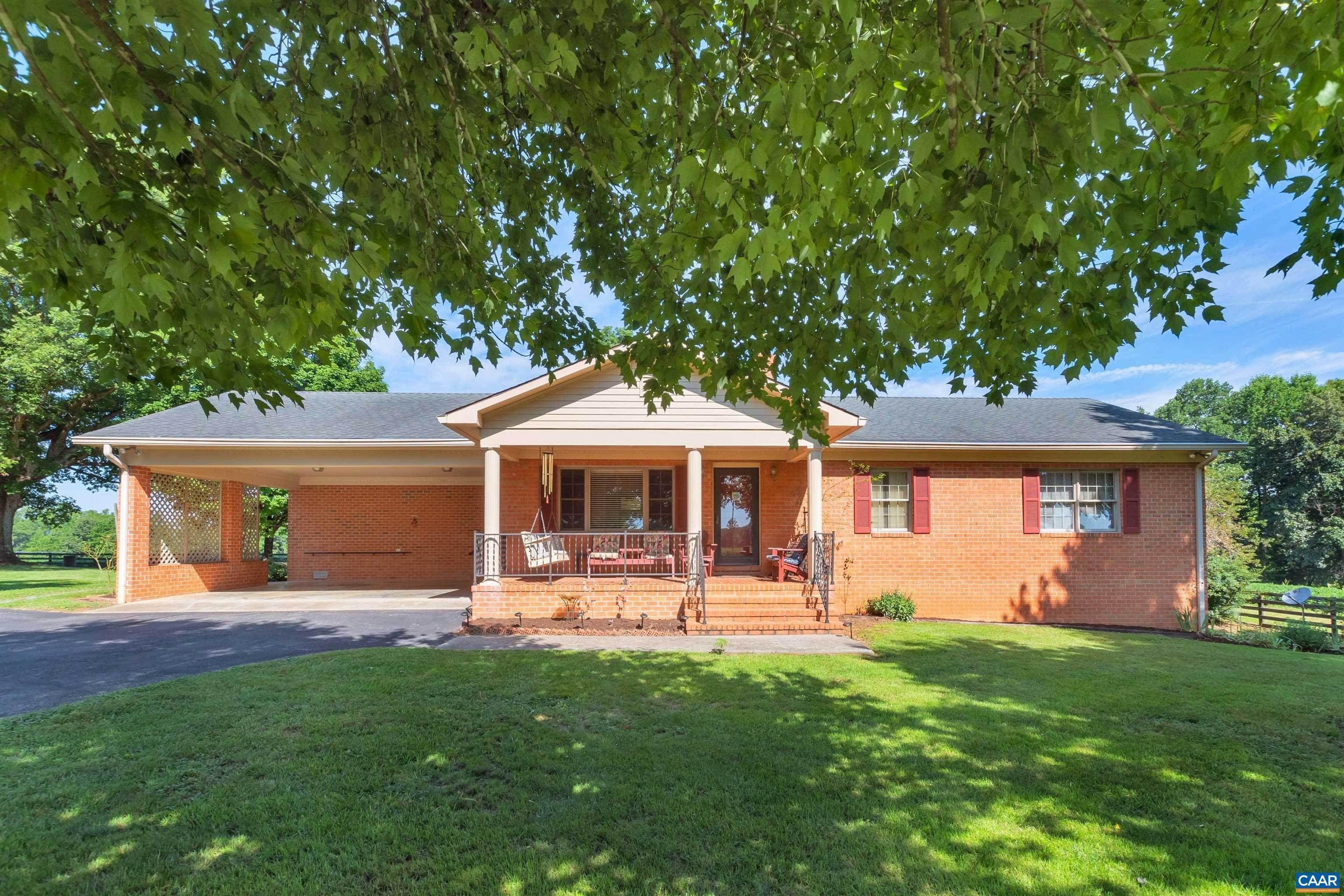 Single Family Homes 为 销售 在 912 SHORES Road 巴尔米拉, 弗吉尼亚州 22963 美国