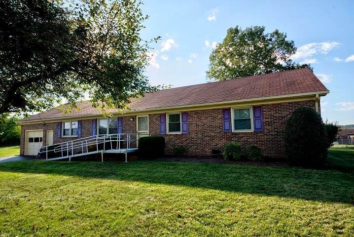 21. Single Family Homes for Sale at 247 TINKLING SPRINGS Road Fishersville, Virginia 22939 United States
