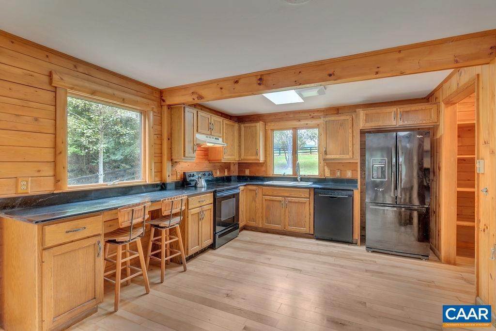 18. Single Family Homes for Sale at 2635 WHITE HALL Road Crozet, Virginia 22932 United States
