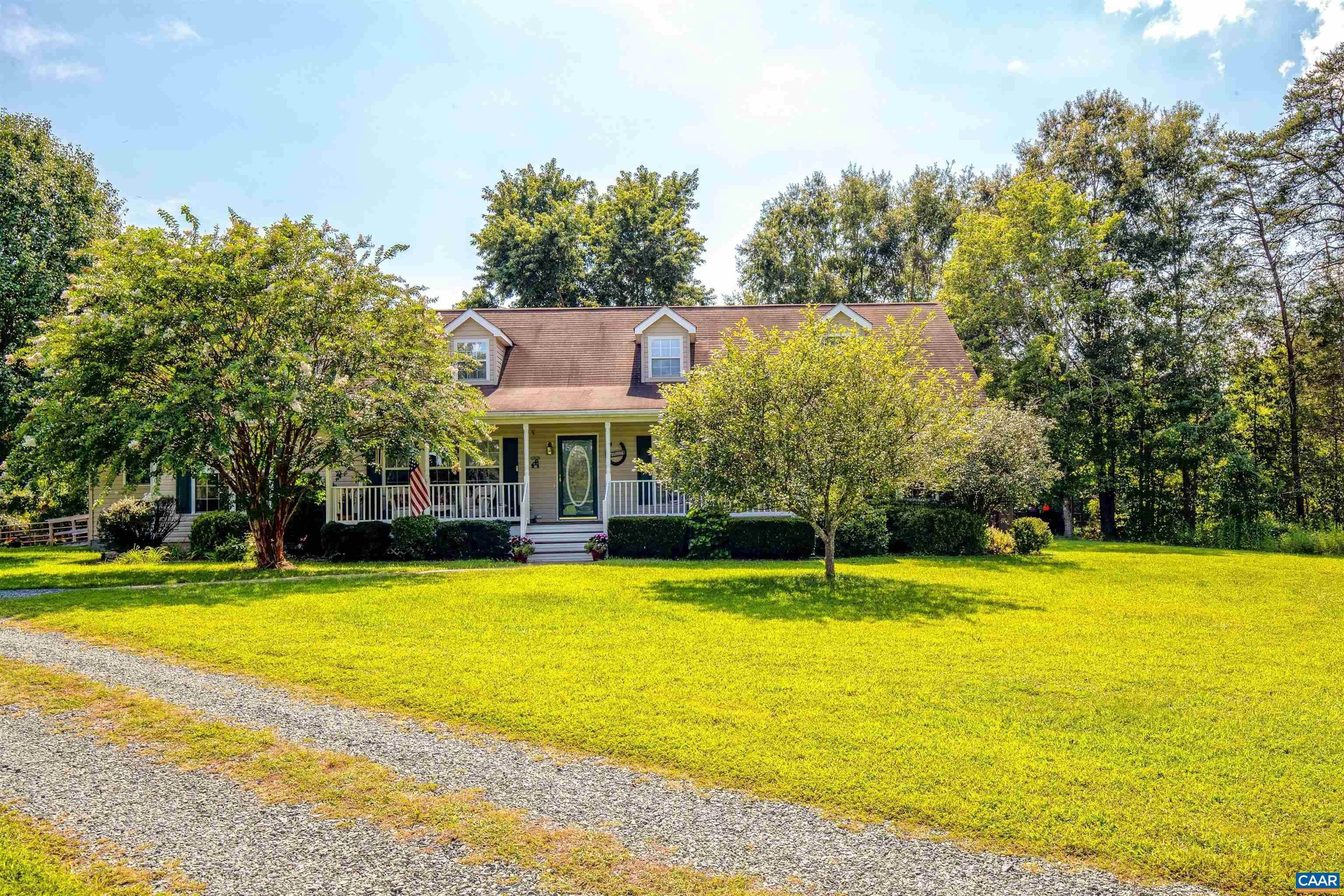 Single Family Homes 为 销售 在 1327 MOUNTAIN LAUREL Road 巴尔米拉, 弗吉尼亚州 22963 美国