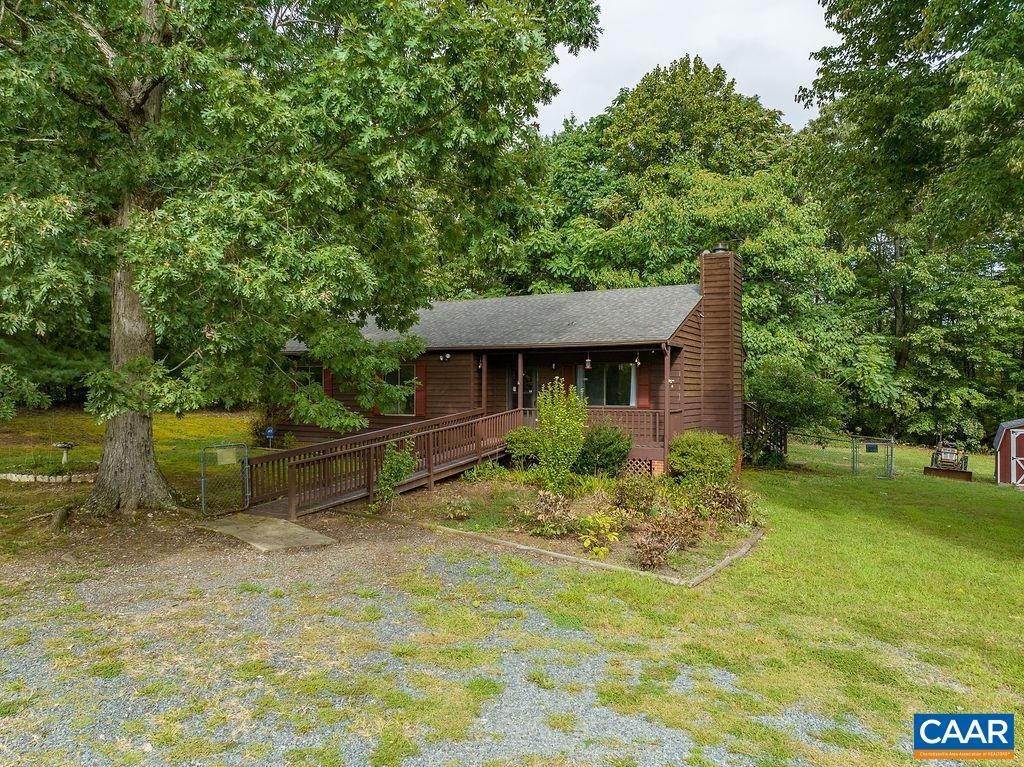 2. Single Family Homes for Sale at 2122 MARTIN KINGS Road Scottsville, Virginia 24590 United States