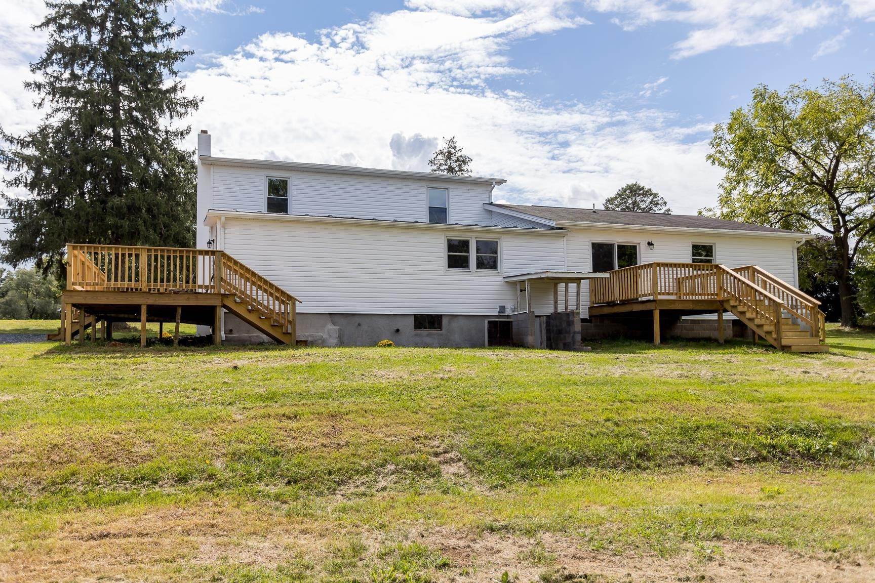 7. Single Family Homes for Sale at 12023 WAMPLER Road Broadway, Virginia 22815 United States