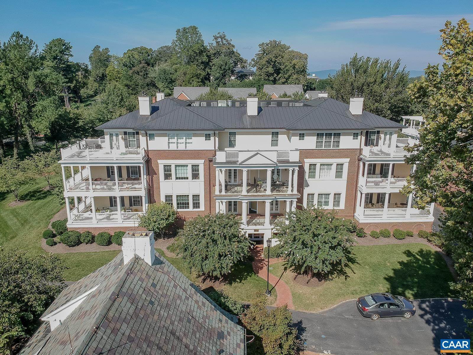 44. Condominiums for Sale at 415 WHITE GABLES LN #101 Charlottesville, Virginia 22903 United States