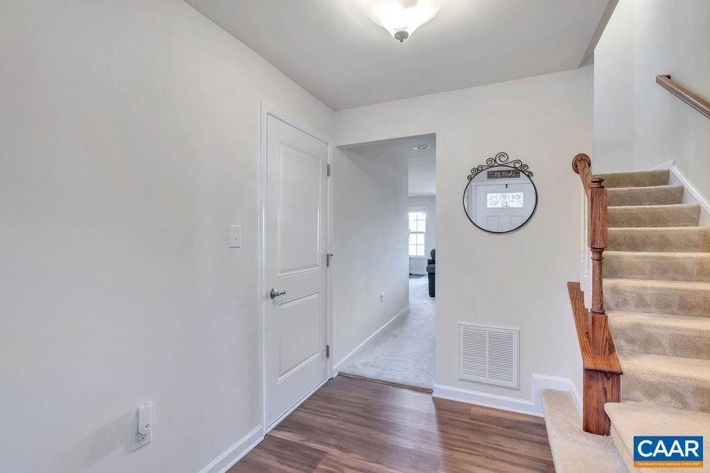 21. Single Family Homes for Sale at 2019 ELM TREE Court Charlottesville, Virginia 22911 United States