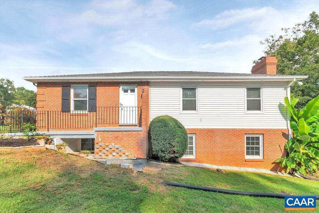 1. Single Family Homes for Sale at 322 BRENTWOOD Road Charlottesville, Virginia 22901 United States