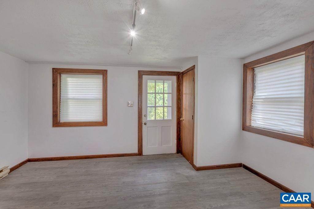 31. Single Family Homes for Sale at 322 BRENTWOOD Road Charlottesville, Virginia 22901 United States