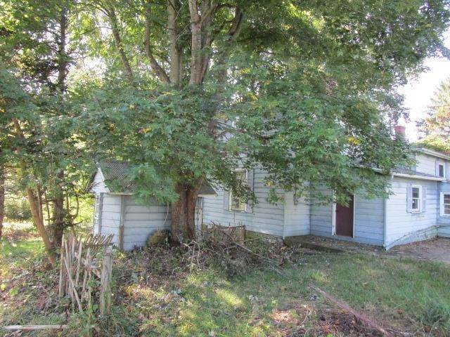 6. Single Family Homes for Sale at 6215 MIDDLEBROOK Road Middlebrook, Virginia 24459 United States